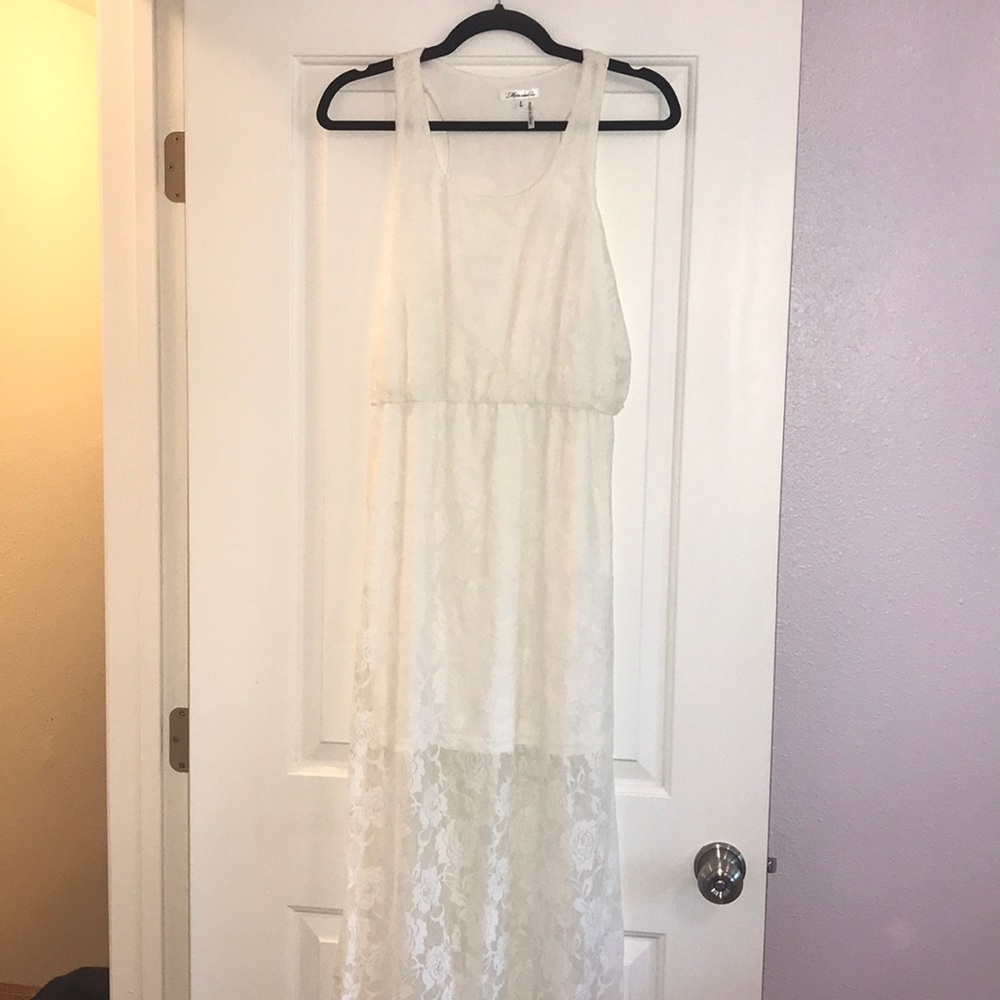 Maxi lace white dress